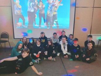Игровая танцевально-развлекательная программа "Пошла жара"